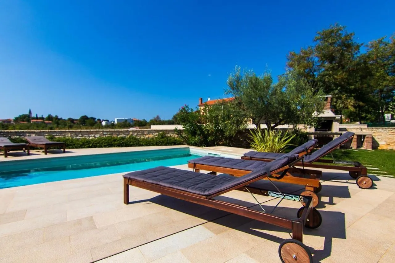 Villa Dominika Kaštelir 0*,