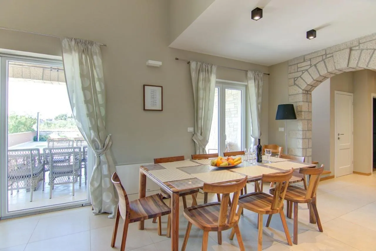 Villa Dominika Kaštelir